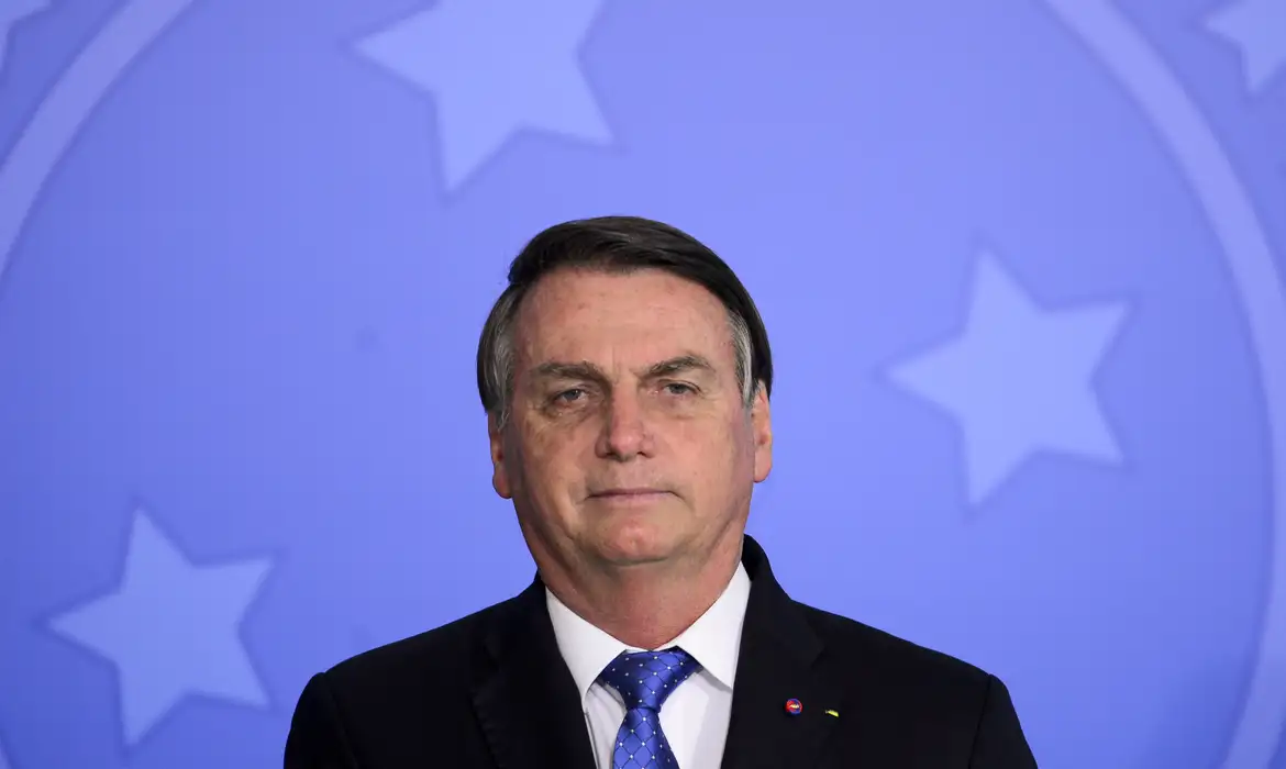 Bolsonaro é indiciado por fraude em cartão de vacinação de covid