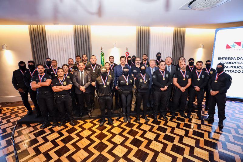 Governador do Pará condecora policiais civis que atuaram em Operação no Rio de Janeiro