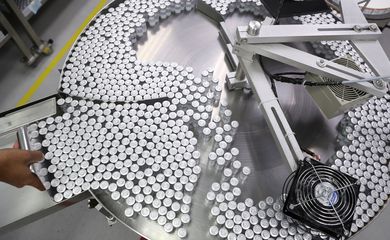 Uruguai: vacinas contra covid-19 reduzem mortes e internações em UTI