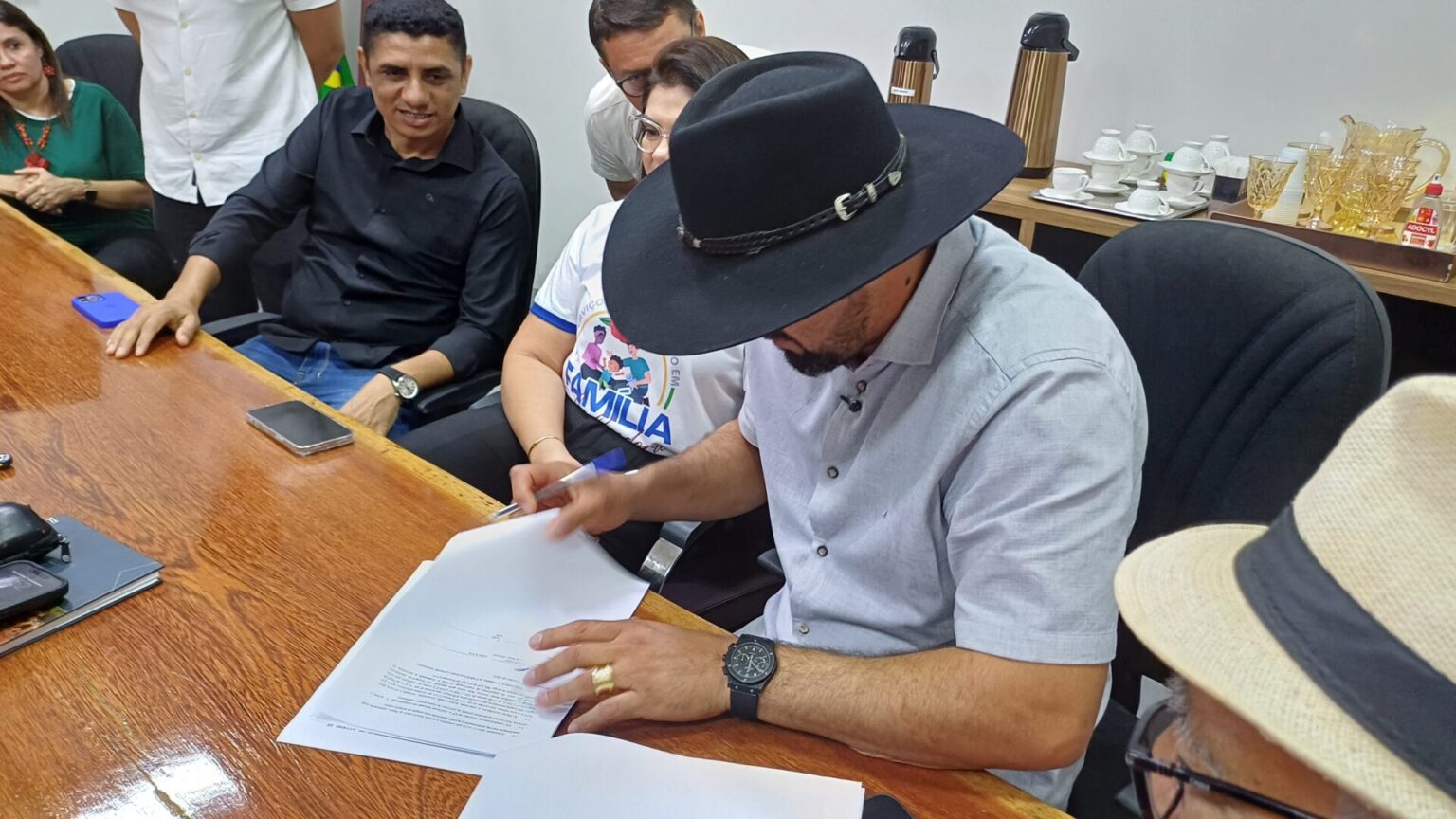 Prefeitura de Parauapebas e Ligga S.A. selam acordo de R$ 5 milhões para comunidades