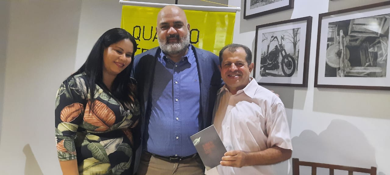 Poesia: Primeira edição de “Quando Éramos Reis” esgota na noite de lançamento