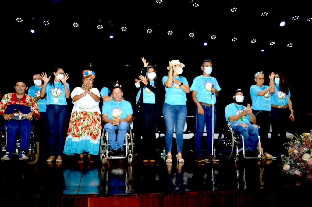 Central de Libras proporciona inclusão para pessoas com deficiência auditiva