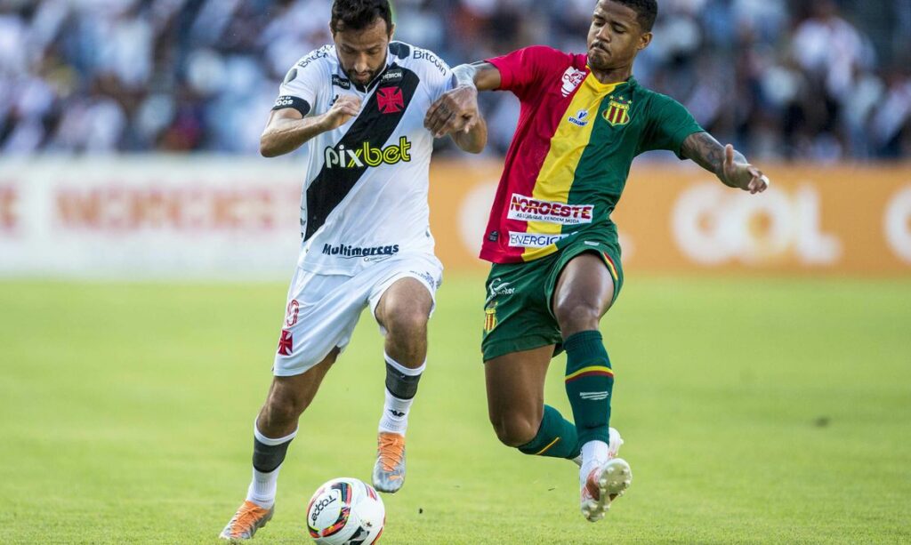 Vasco recebe o Sampaio Corrêa para confirmar acesso à Série A