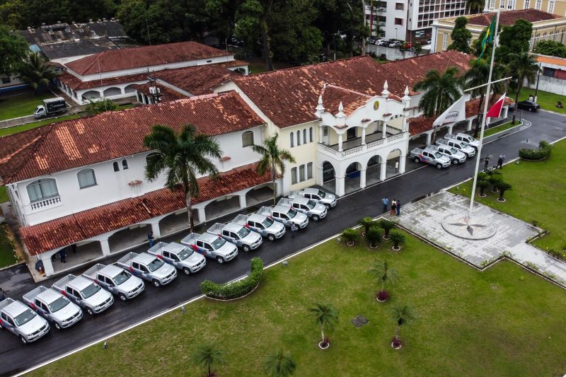 Governo do Estado entrega frota de veículos para atender escolas do interior do Pará