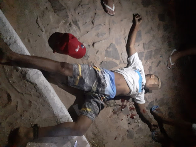 Dois jovens suspeitos de assaltos são mortos a tiros