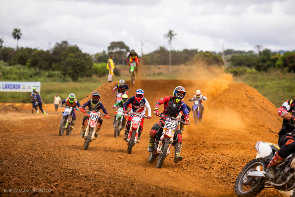 Mais de cem pilotos participam da 1ª edição do Niver Cross