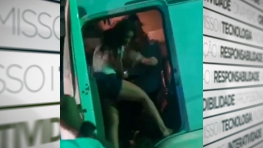 Vídeo: mulher é agredida pelo marido e briga com a amante