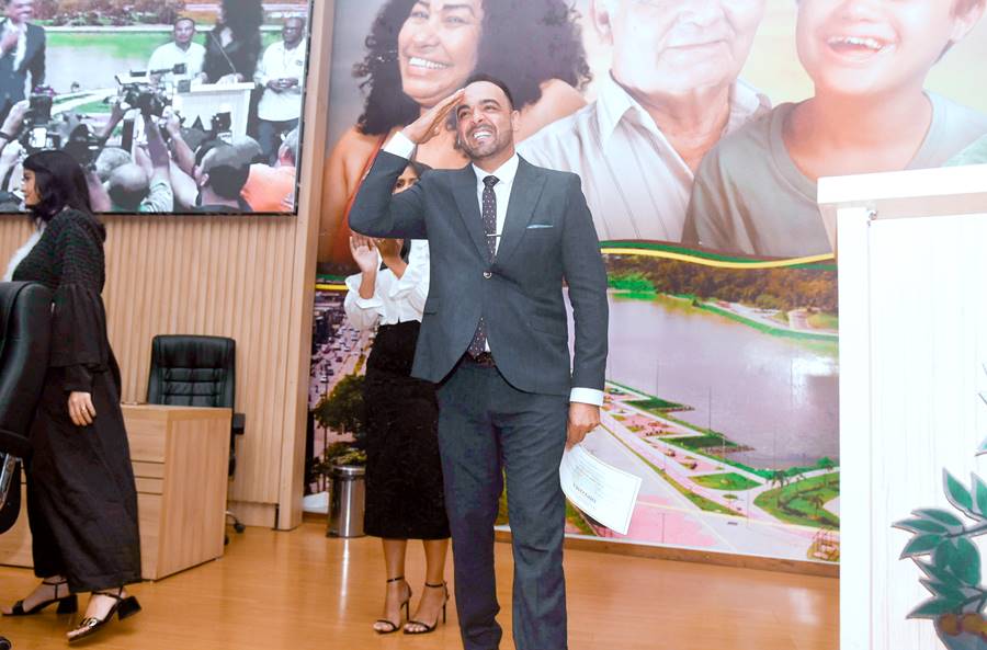 Aurélio Goiano é diplomado prefeito de Parauapebas: “Serei um soldado desta população”