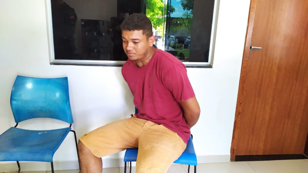 Homem ameaça funcionários de empresa de energia com arma de fogo