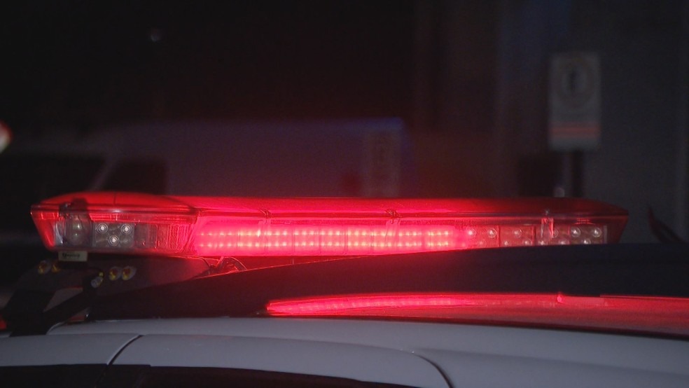 Motoqueiro morre após colidir com bloco de concreto