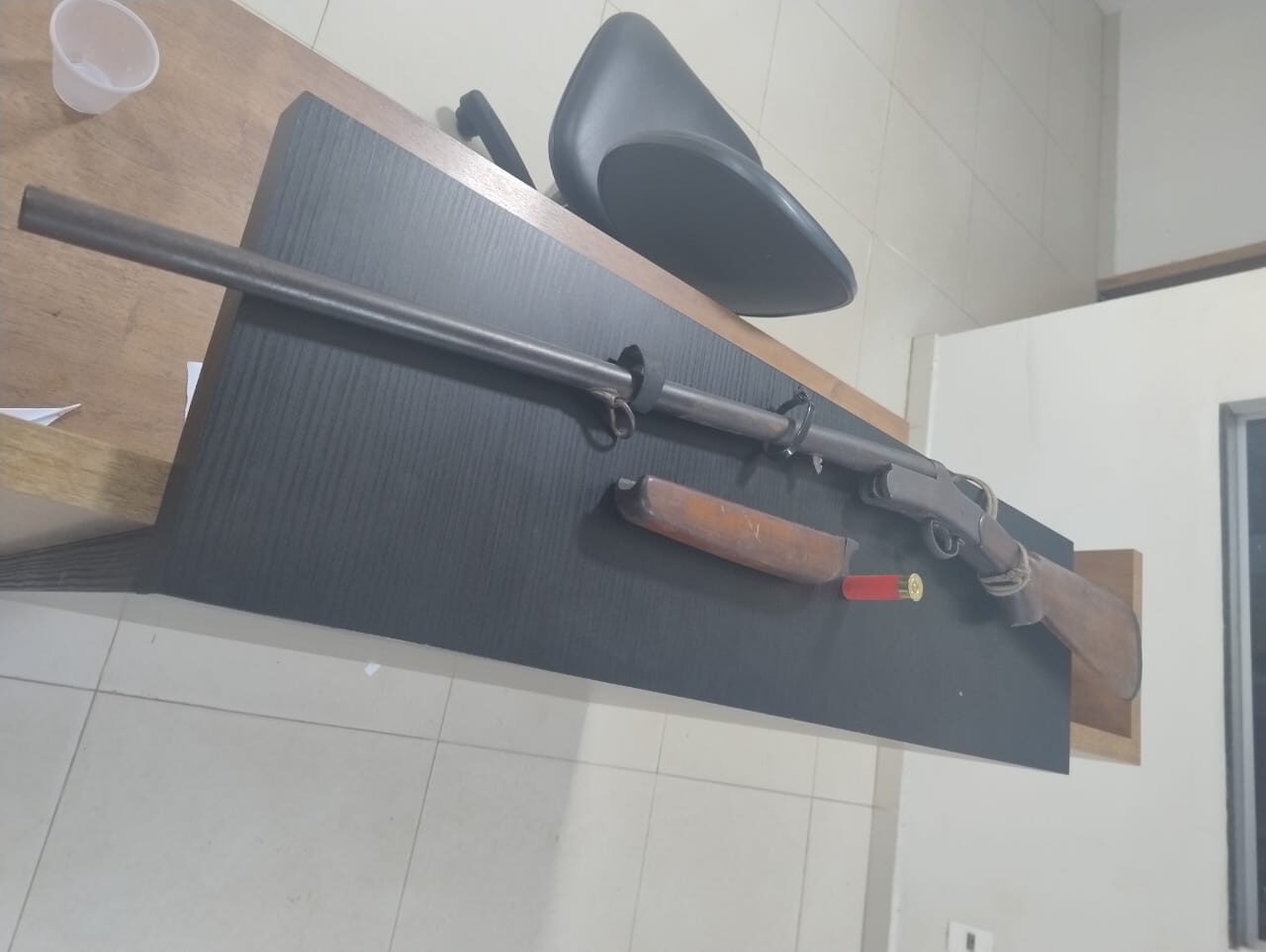 Com arma de fogo, homem vai parar na Delegacia, em Parauapebas