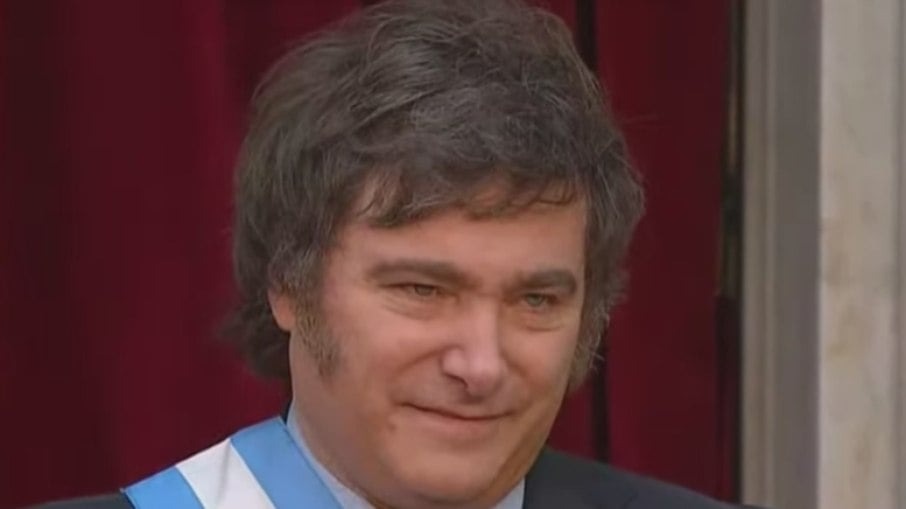 Milei ameaça convocar plebiscito caso Congresso recuse medidas