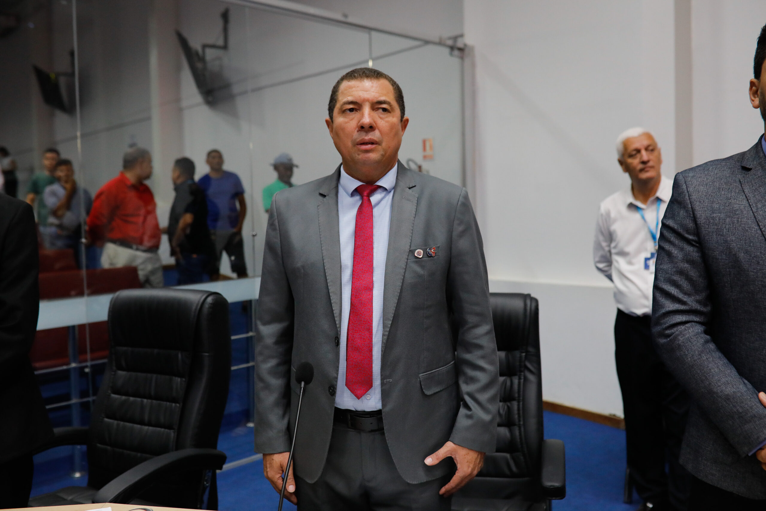 Câmara de Parauapebas cria novas datas para homenagear Serralheiros, profissionais da Enfermagem e conscientizar sobre saúde