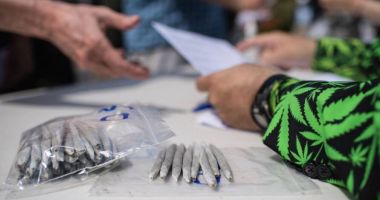 Grupo dá maconha grátis a quem se vacinou contra Covid-19