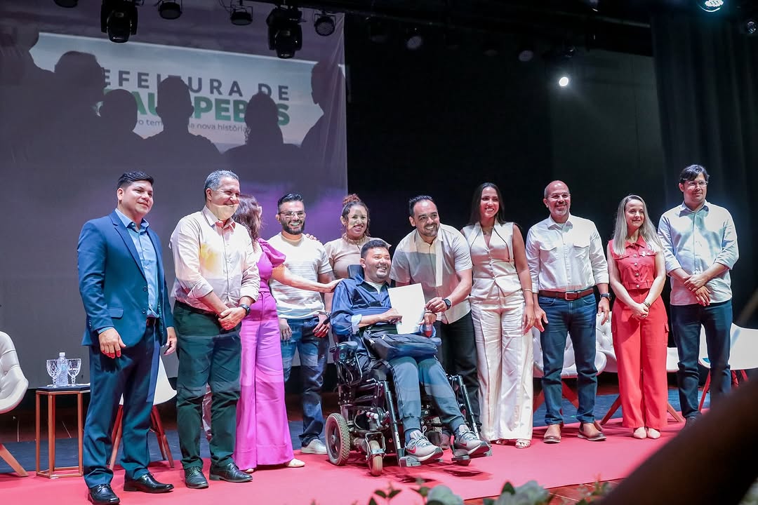 Parauapebas: Cerimônia de posse de acs e professores