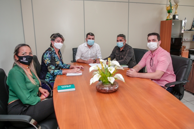 Prefeitura firma convênio com instituições de ensino para oferta de estágio