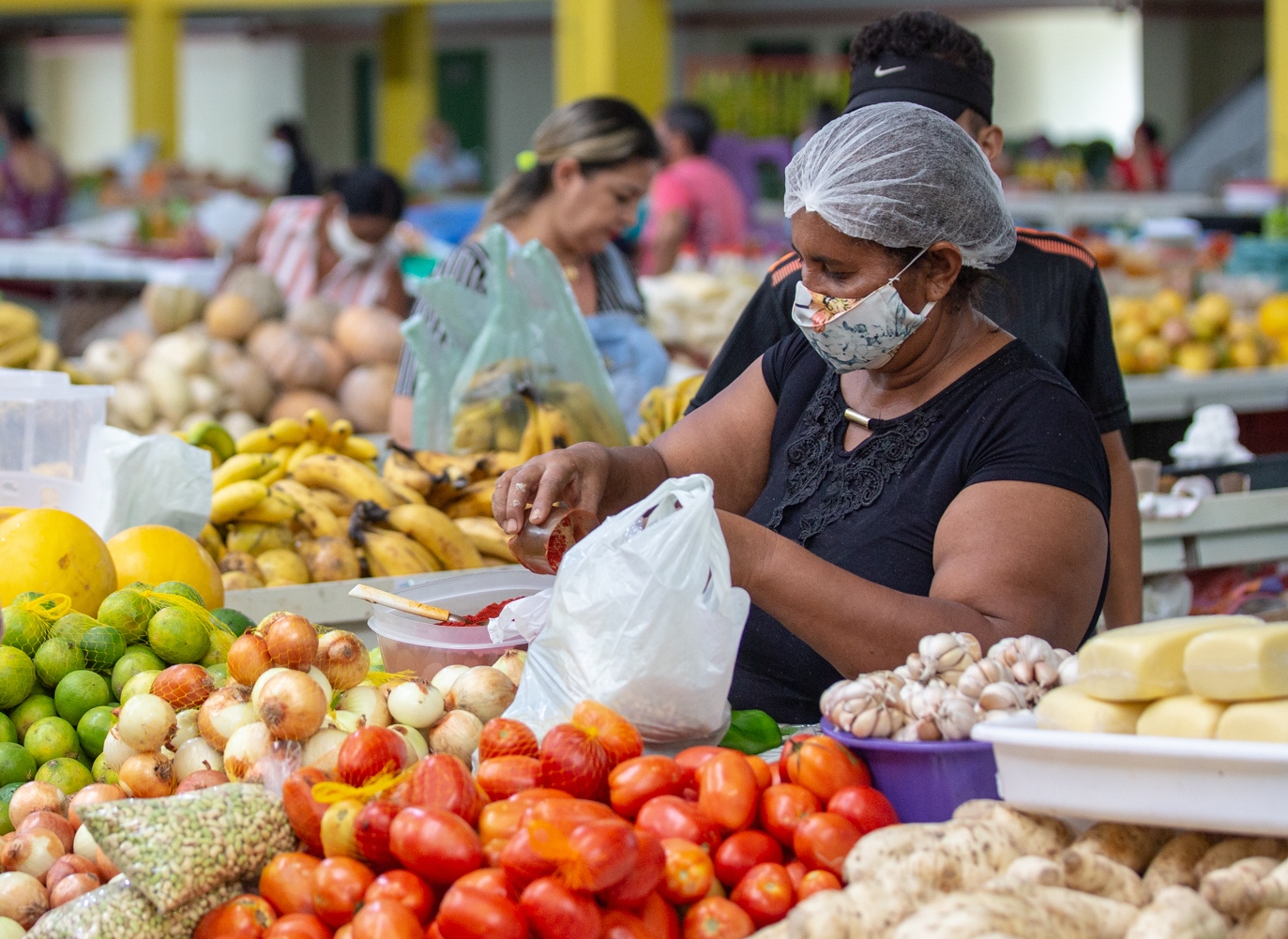 Feira itinerante chega aos bairros Alto Bonito e Vale do Sol