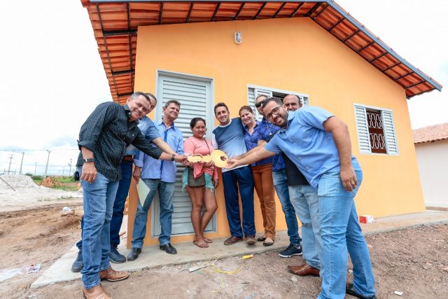 Em Canaã dos Carajás, prefeitura entrega casas a famílias em situação de vulnerabilidade social