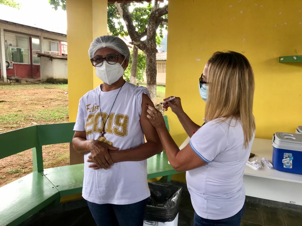 Concluída a 1º fase da vacinação contra a covid-19 nos profissionais de saúde