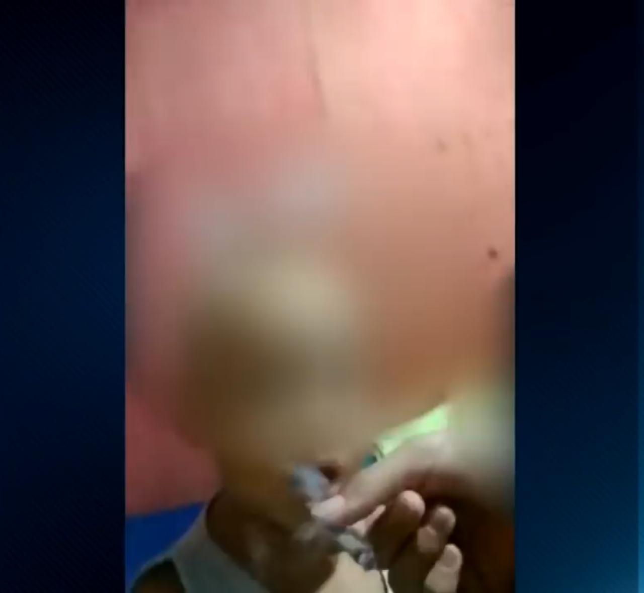 Vídeo antigo de uma mulher dando maconha para crianças volta a circular