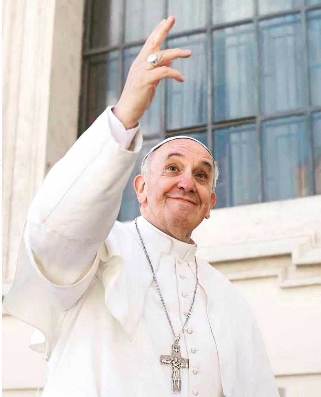 Papa se recupera bem após cirurgia