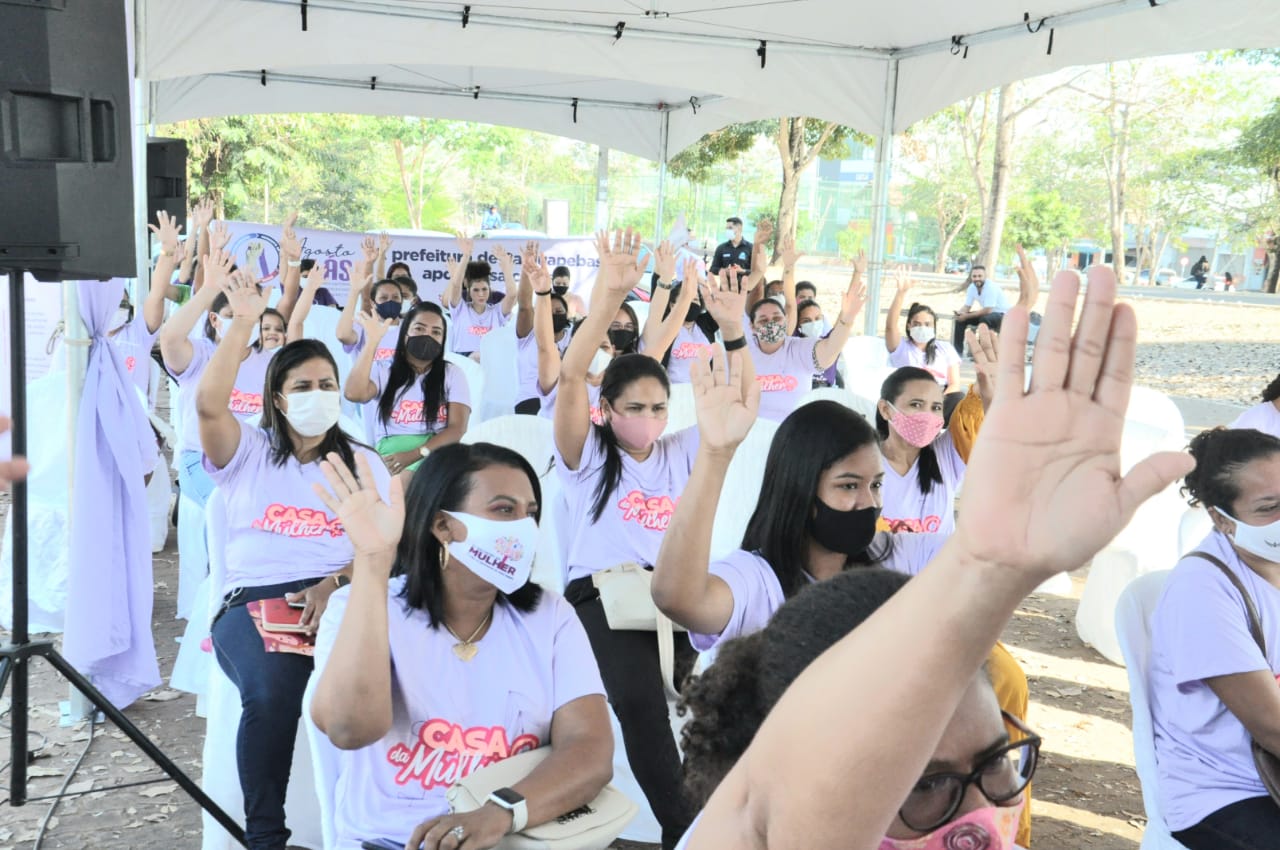 Mulheres em situação de vulnerabilidade socioeconômica aprendem informática básica
