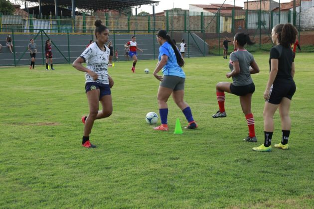 Seletiva do futebol feminino atrai mais de 40 atletas em Canaã