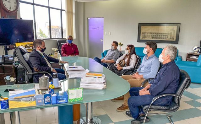 Josemira e vereadores reúnem-se com superintendente dos Correios no Pará