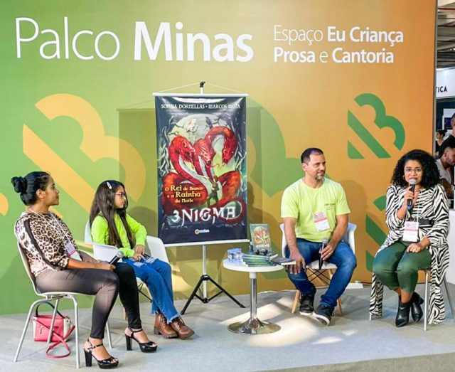 Secretária de Educação marca presença na Bienal Mineira do Livro