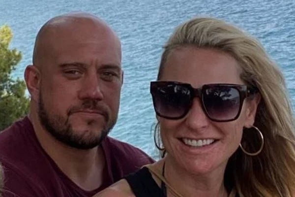 Ex-atleta morre após ataque cardíaco enquanto espancava a namorada