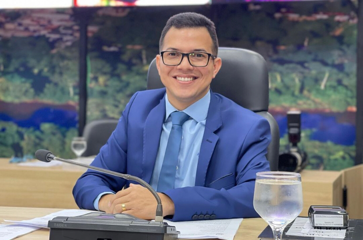 Rafael Ribeiro  vereador mais jovem a assumir a presidência da Câmara Municipal de Parauapebas