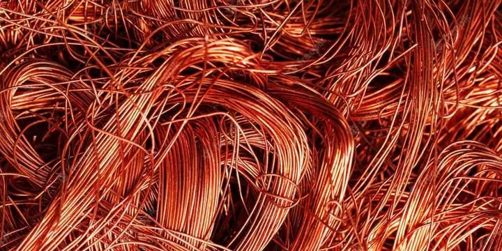 Homem tenta furtar fios de cobre e morre com descarga elétrica