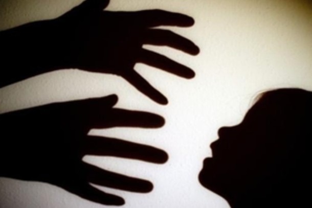 Dupla de moto atira em jovem, em Parauapebas