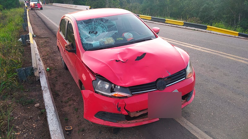 Jovem morre de traumatismo craniano ao bater em carro em Marabá