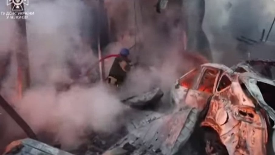 Ataques aéreos russos atingem toda a Ucrânia