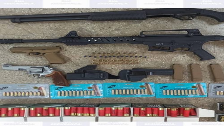 Polícia Militar apreende armamento pesado, em Pernambuco