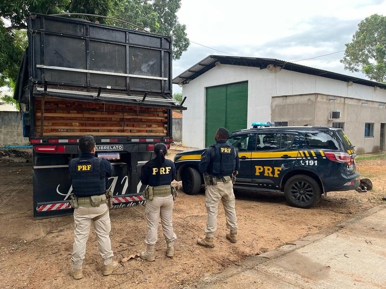 PRF apreende madeira ilegal no sudeste do Pará