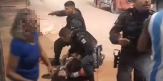 PMs imobilizam mulher trans e apontam arma