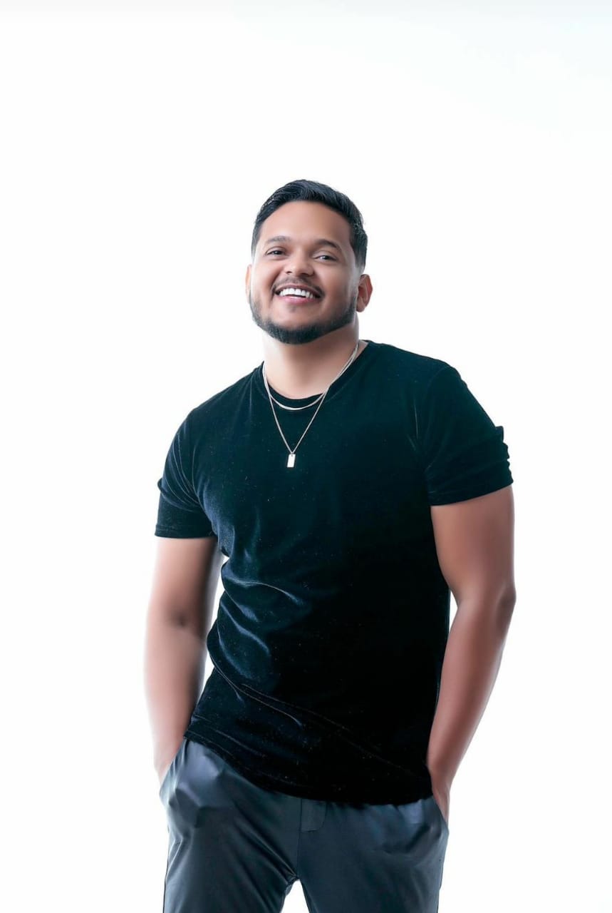 Tom Ferreira: A Estrela da Música Parauapebense Prepara Grandes Surpresas!