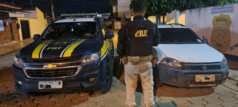 PRF apreende motocicleta e recupera veículo roubado, em Marabá