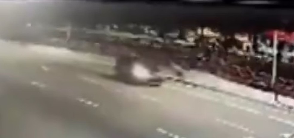 Homem é atropelado e arremessado enquanto corria em Belém