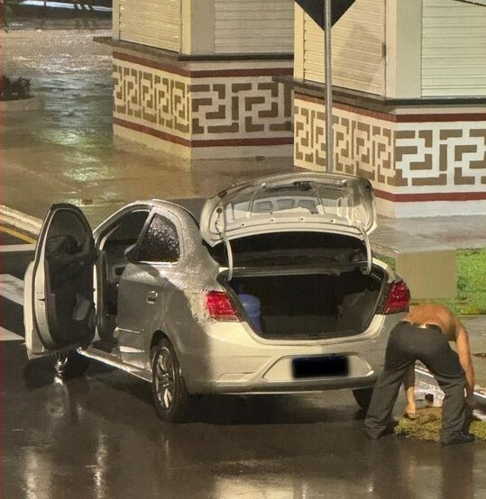 Militar da Aeronáutica furta grama de praça em Belém