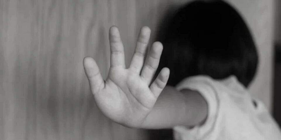 Homem é preso em flagrante por abusar da enteada