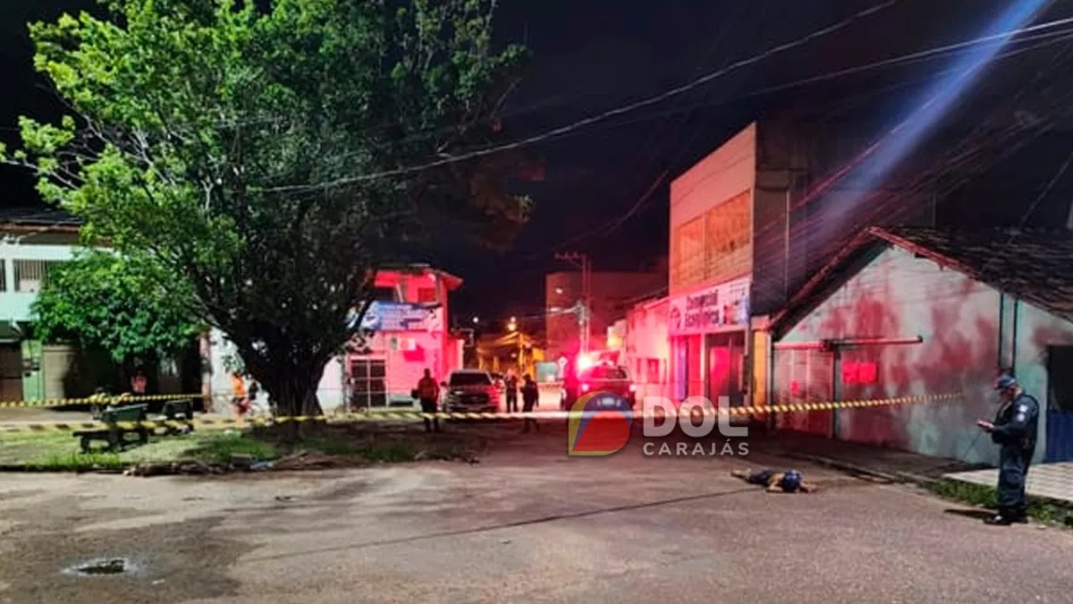 Homem é assassinado com seis tiros em via pública
