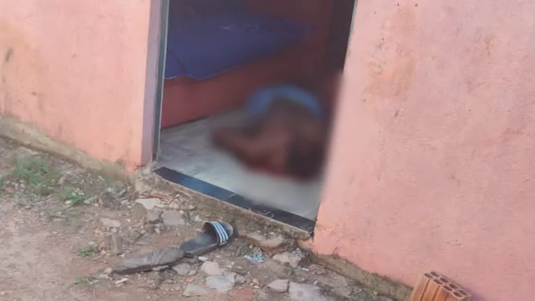 DJ tem casa invadida e é morto com seis tiros na cabeça