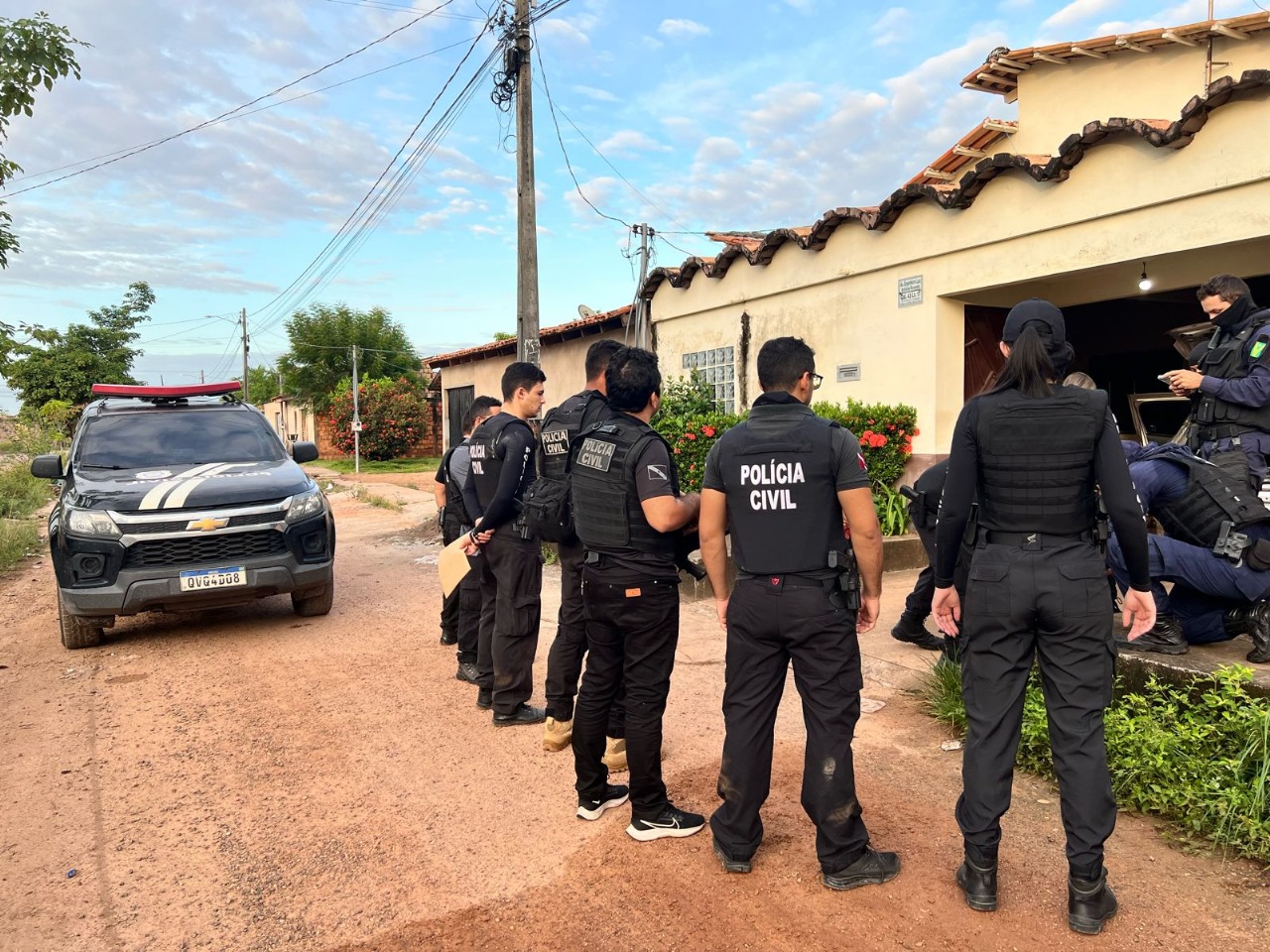 Polícia enfrenta facção criminosa, em Marabá