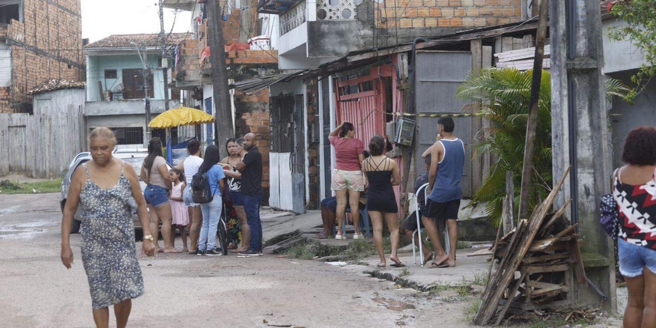 Mulher morre durante incêndio dentro de casa