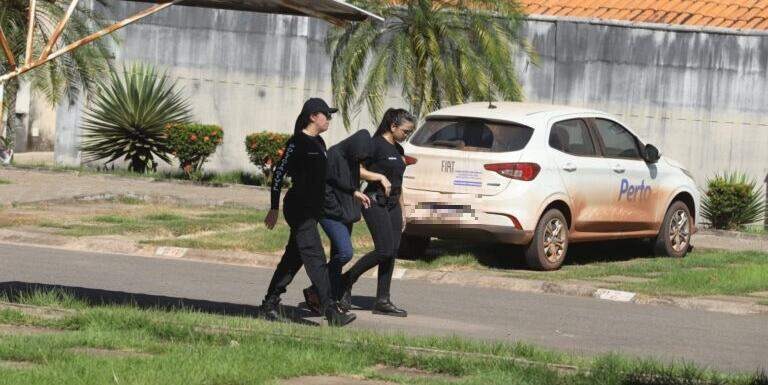 Polícia faz reprodução simulada para esclarecer morte de tatuadora