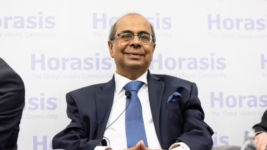 Família mais rica do Reino Unido paga R$50 por 18 horas de trabalho