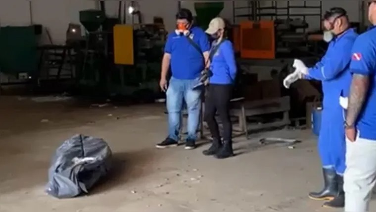 Corpo é encontrado carbonizado dentro de empresa